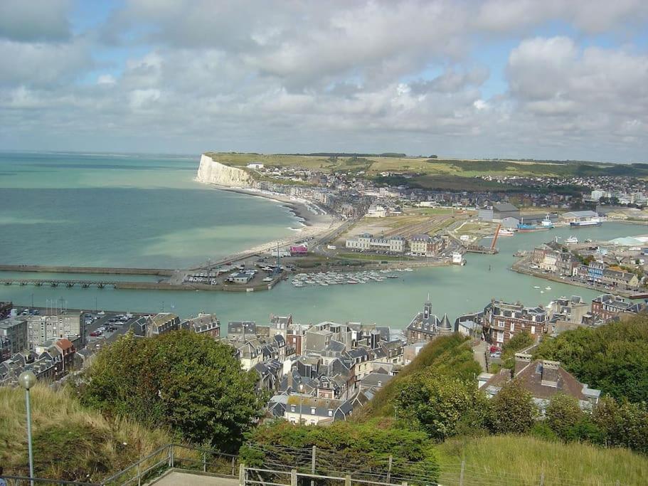 Les Locations Isahora: Studio près du Château d'Eu et des Falaises Eu (Seine-Maritime) Exterior photo
